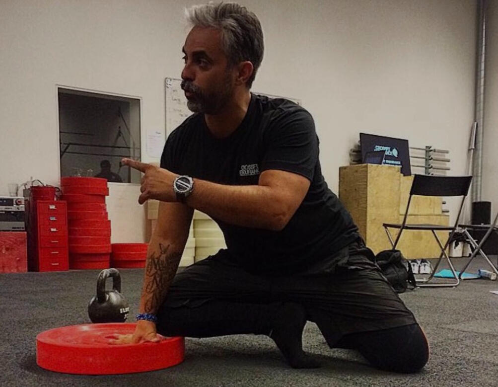 The Balance Method Mobility Certification – Stockholm 2015 Paul DeAngelis teaching mobility assessment and restoration to coaches in Stockholm, Sweden in 2015